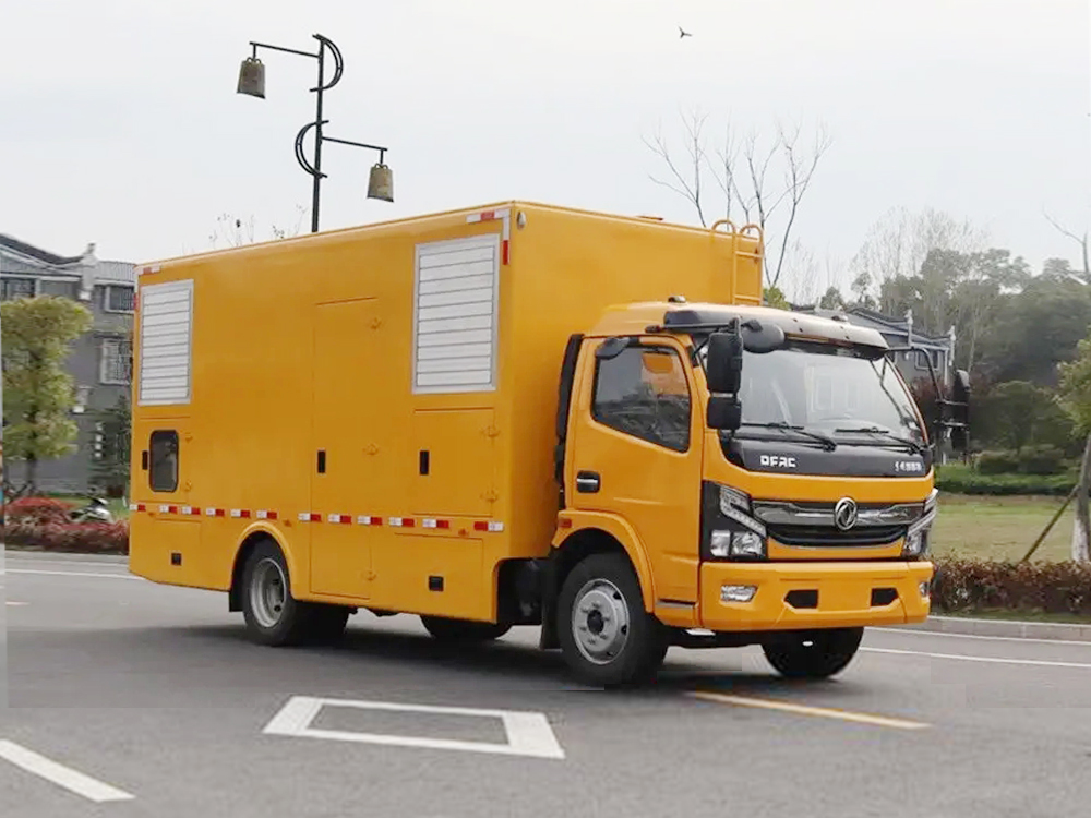 東風(fēng)多利卡電源車(chē)200KW